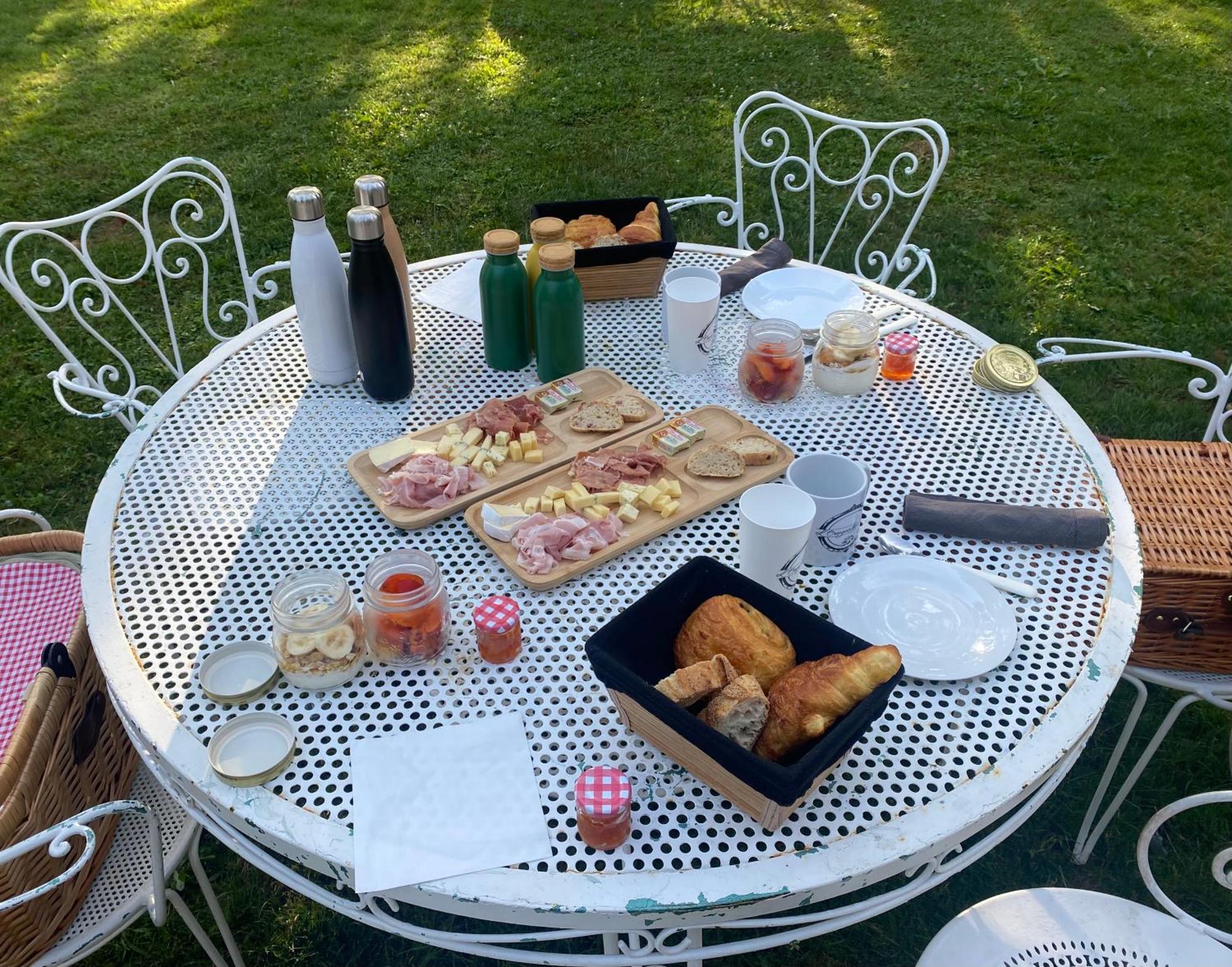La Roulotte Deluxe De Malpas Bed & Breakfast Quingey Eksteriør bilde