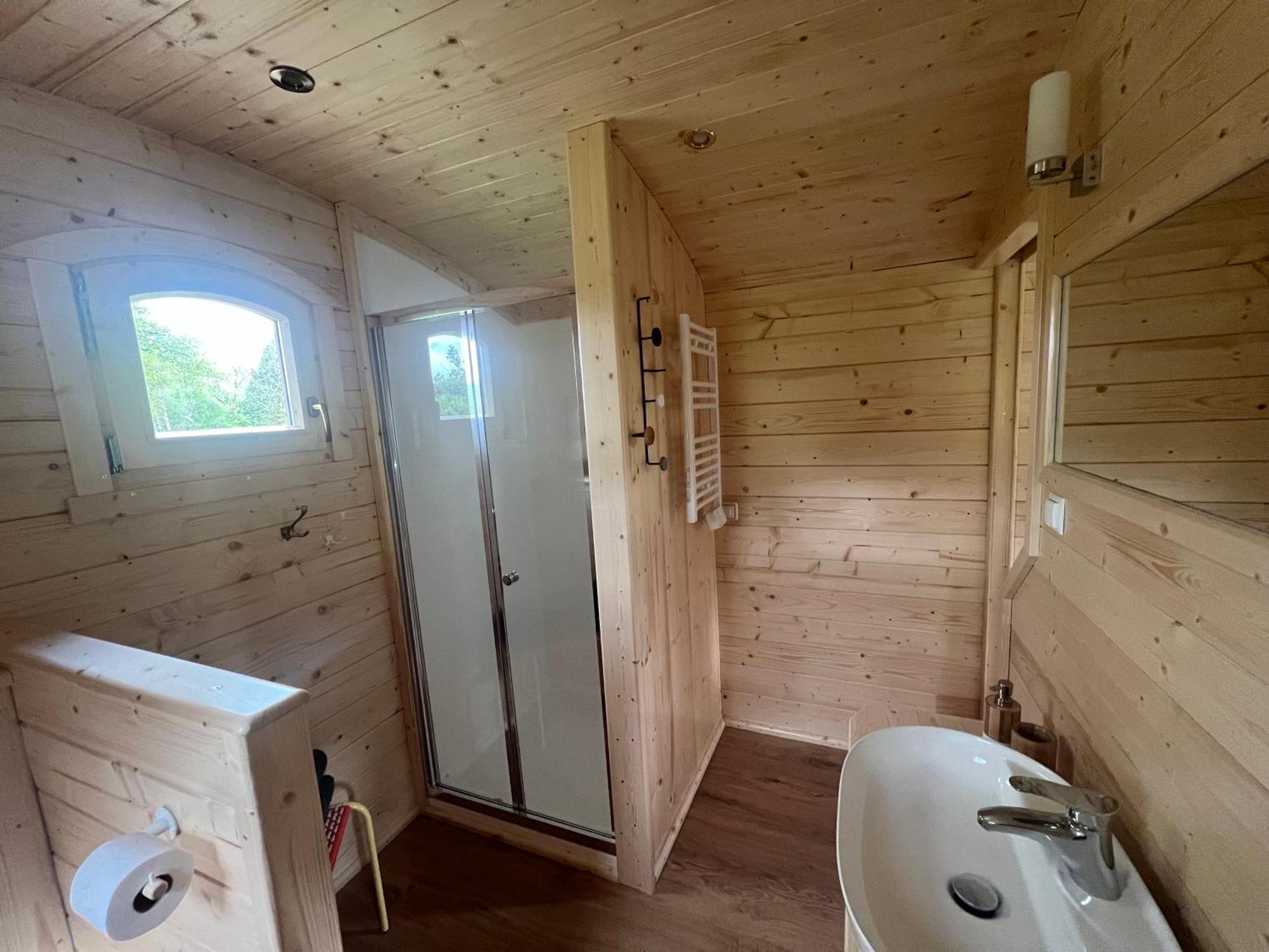 La Roulotte Deluxe De Malpas Bed & Breakfast Quingey Eksteriør bilde