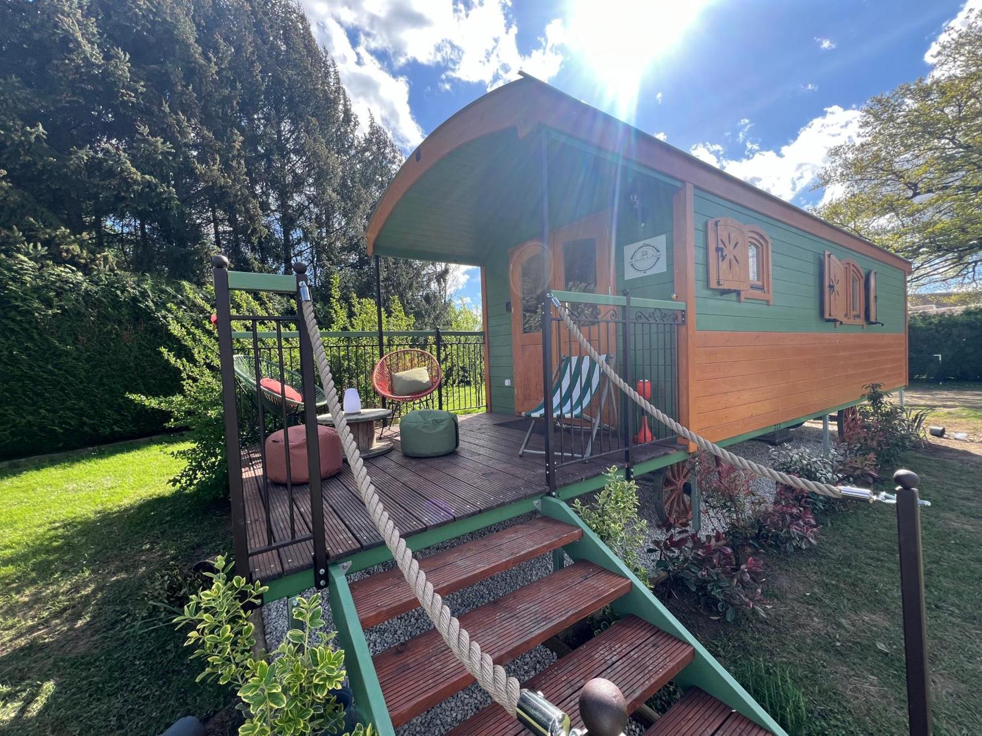 La Roulotte Deluxe De Malpas Bed & Breakfast Quingey Eksteriør bilde