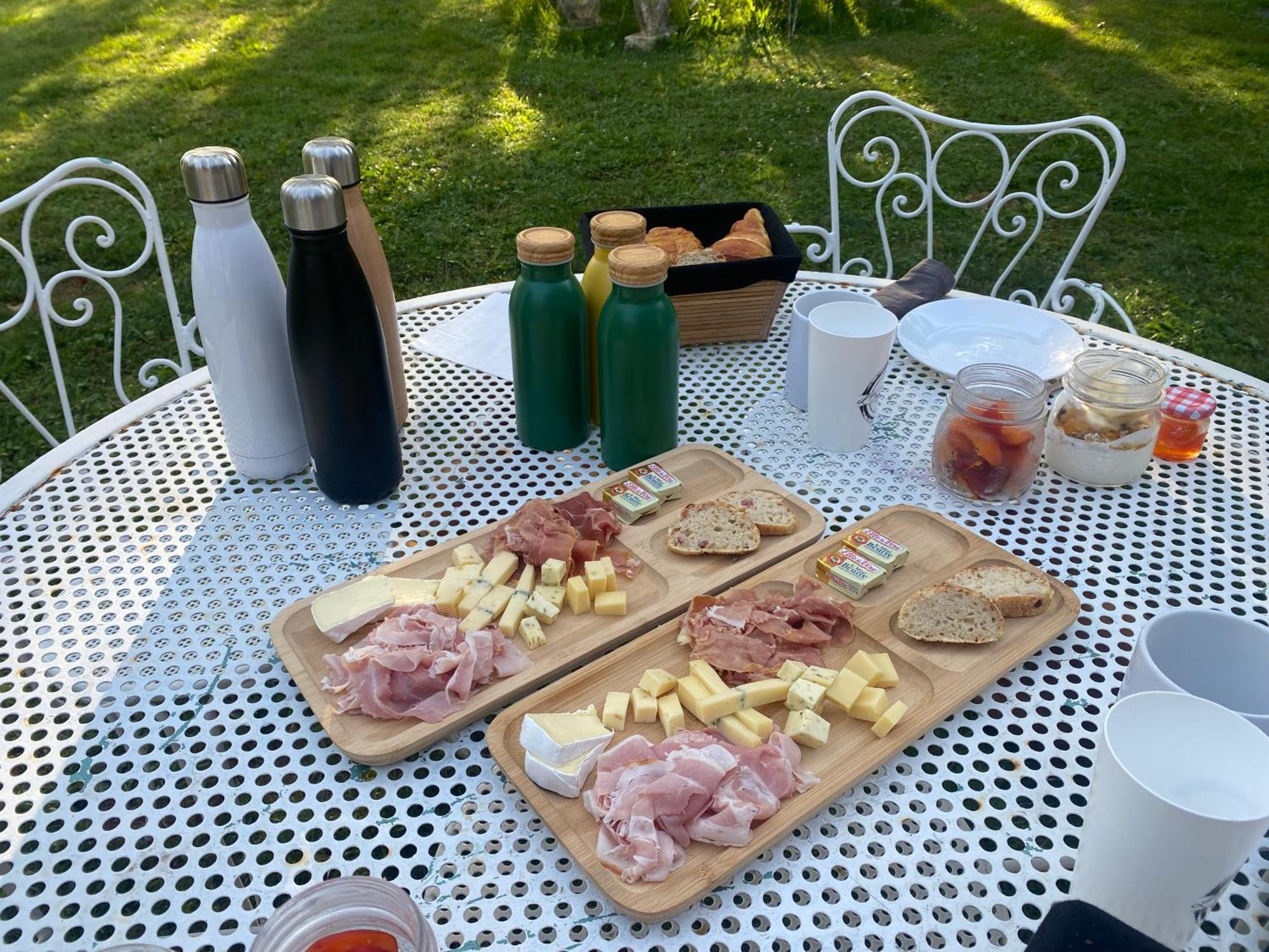 La Roulotte Deluxe De Malpas Bed & Breakfast Quingey Eksteriør bilde